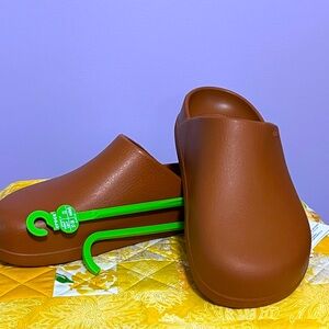 Crocs Dylan clog. Women’s size 7. New